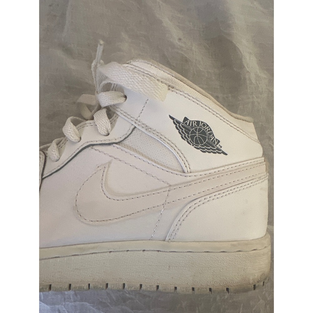 Nike Air Jordan 1 Mid White Sneakers Basketball Shoes Youth Size 6.5Y 554725-102 - Picture 5 of 7